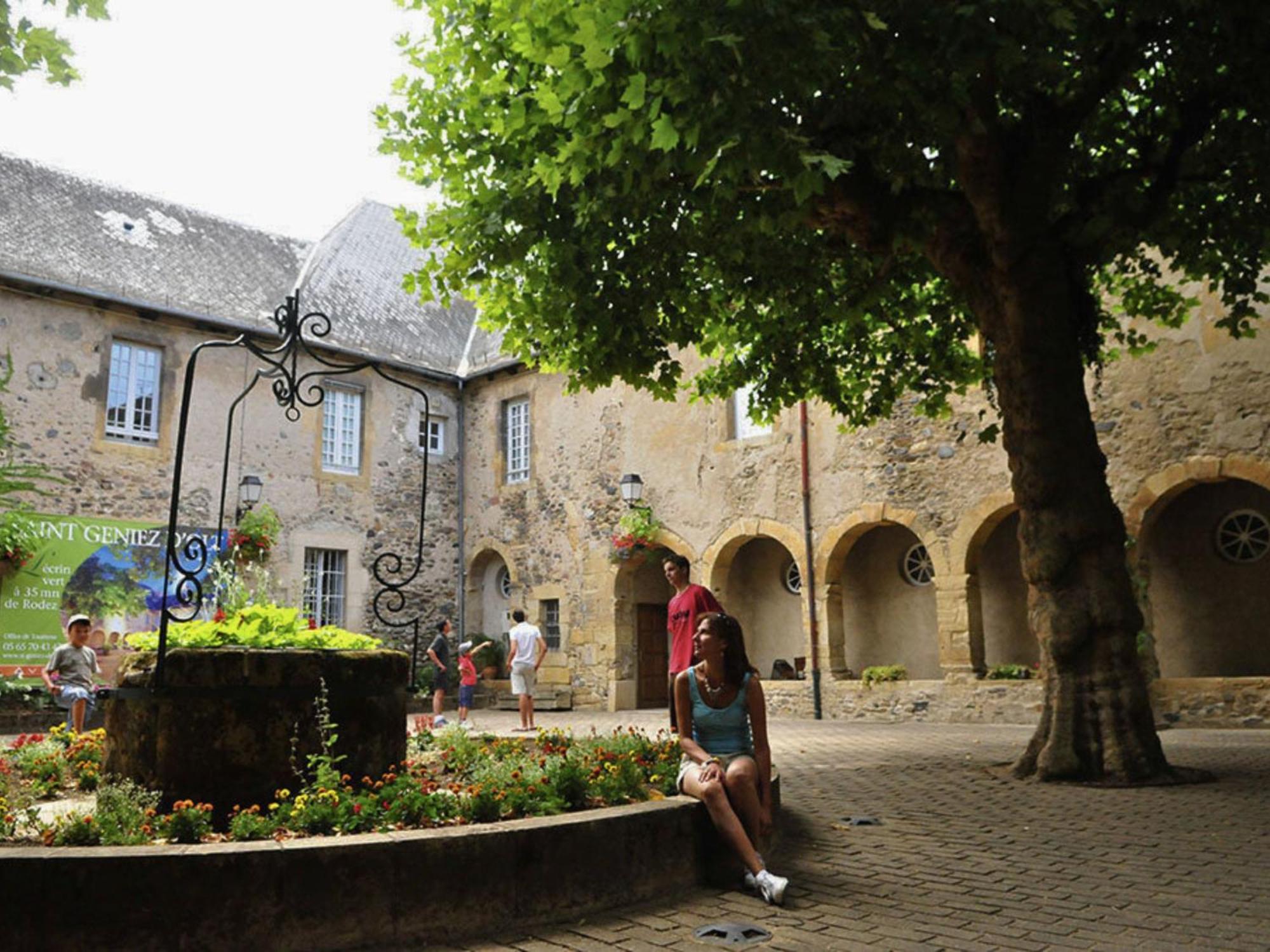La Maison Bleue, Village Vacances, Piscine, Parking Saint-Geniez-d'Olt Exterior photo